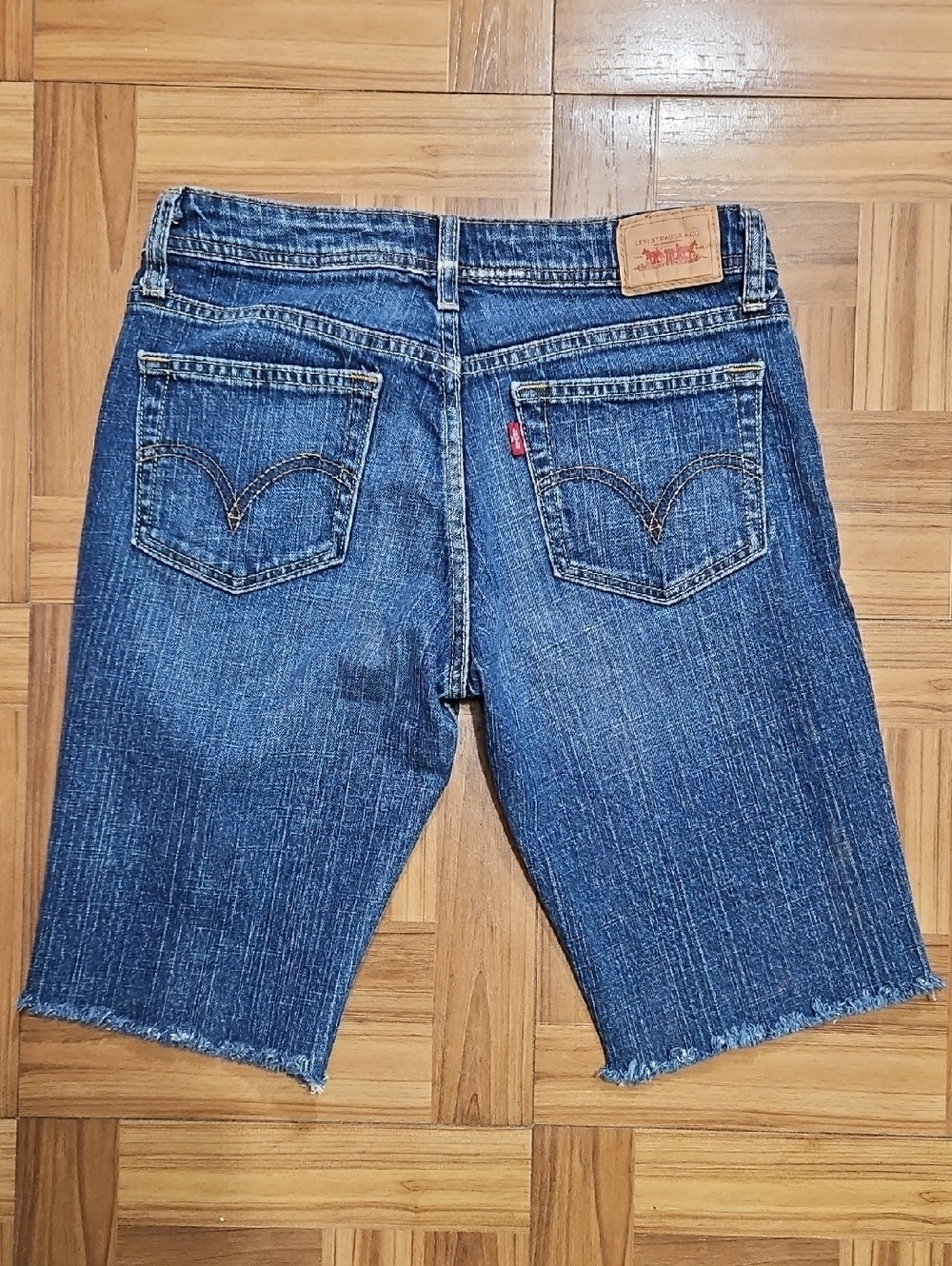 LEVI'S 518 straight cut off shorts